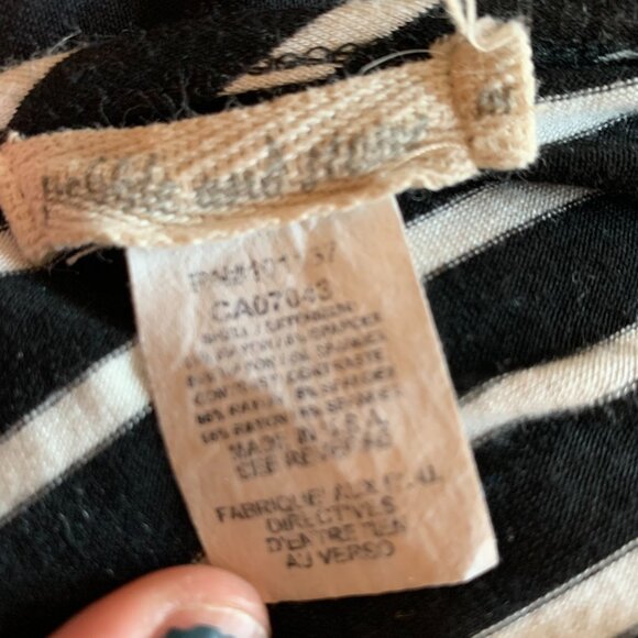 PEBBLE AND STONE Sleeveless stripes b&W Camisoles delicate ruffled lace medium - Picture 8 of 8